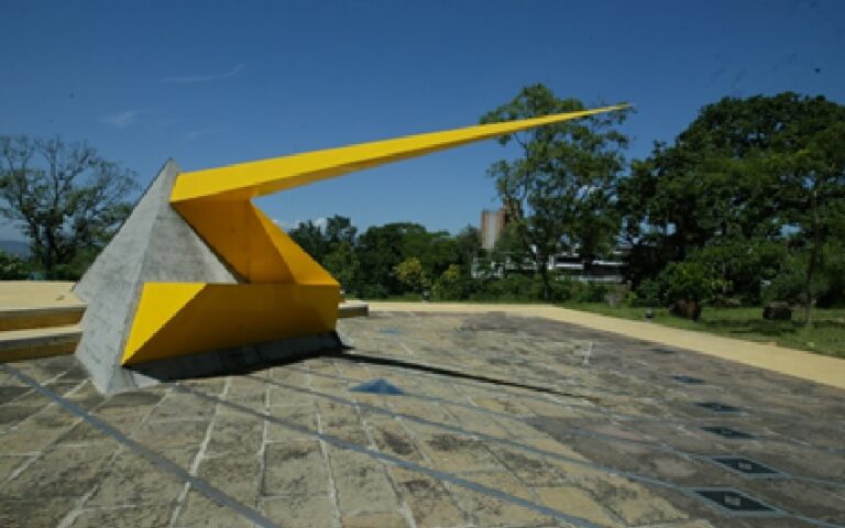 Líneas de sombra para Julieta: Un reloj solar